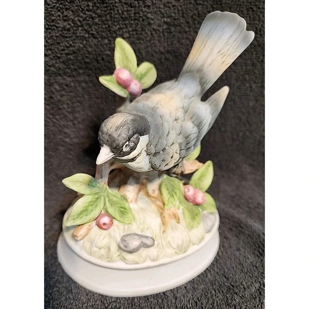 GORHAM Bisque Porcelain Bird Music Box 